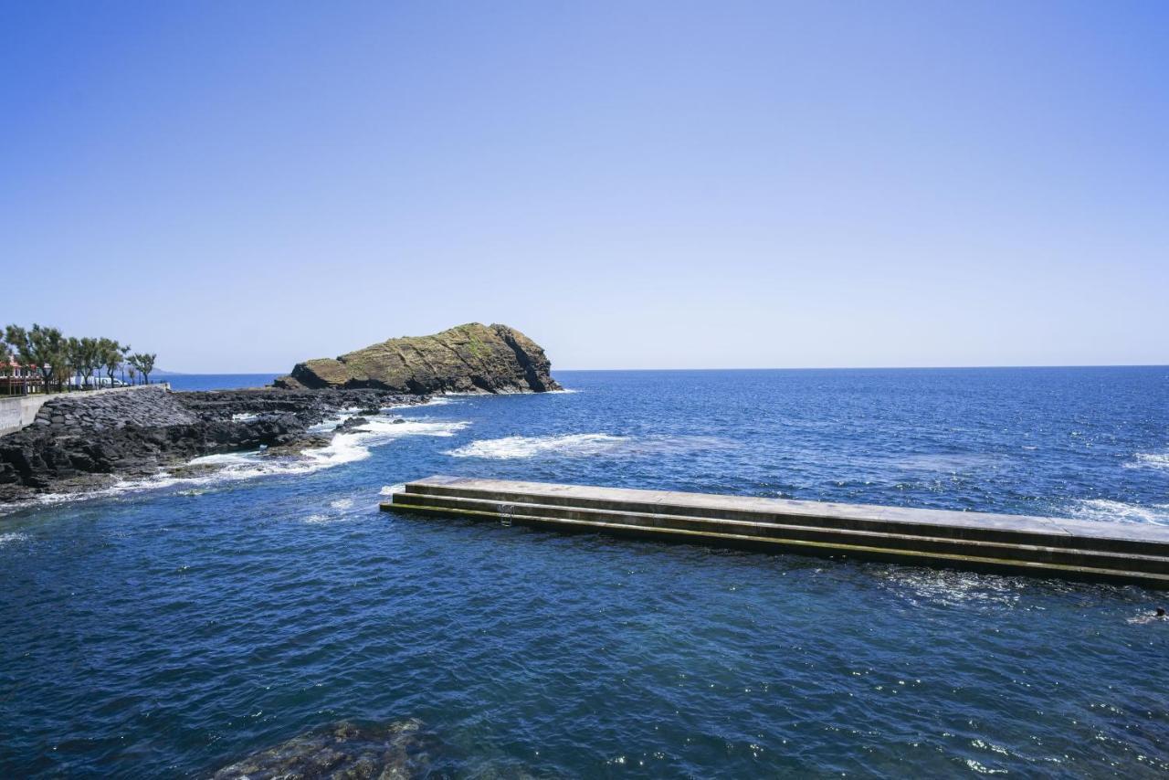 Thalassa Villas 蓬塔德尔加达 外观 照片
